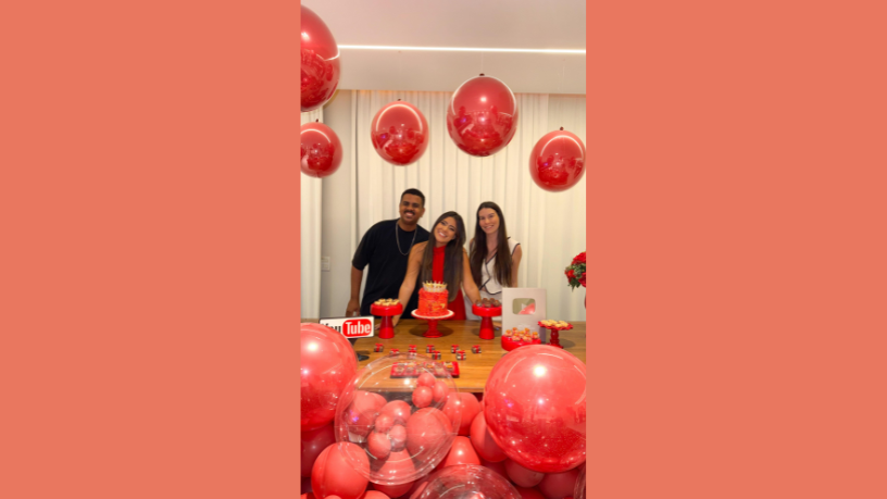 Non Stop celebra junto com Jaque Sobrinho uma década de conquistas no YouTube.