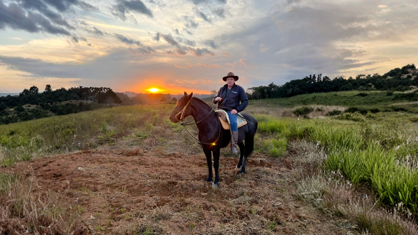 Em 2026, o munck se torna aliado estratégico para obras mais econômicas e eficientes com movimentação segura de cargas, reforça Altevir Seidel.