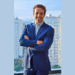 Ian dos Anjos Cunha mostra como a verdadeira liderança simplifica o complexo, elimina ruídos e entrega clareza para decisões mais eficazes.