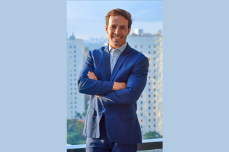 Ian dos Anjos Cunha mostra como a verdadeira liderança simplifica o complexo, elimina ruídos e entrega clareza para decisões mais eficazes.