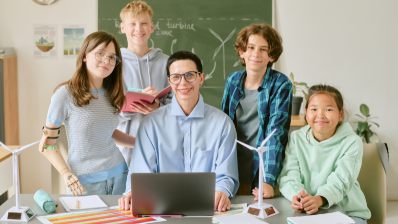 Descubra com Sérgio Bento De Araújo aplicações práticas de tecnologia que potencializam métodos inovadores de ensino.